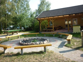Gruppenbungalow-Waldhaus-Am Ferienpark in Mirow